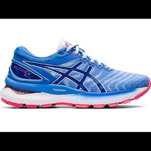 NWT ASICS Gel Nimbus 22